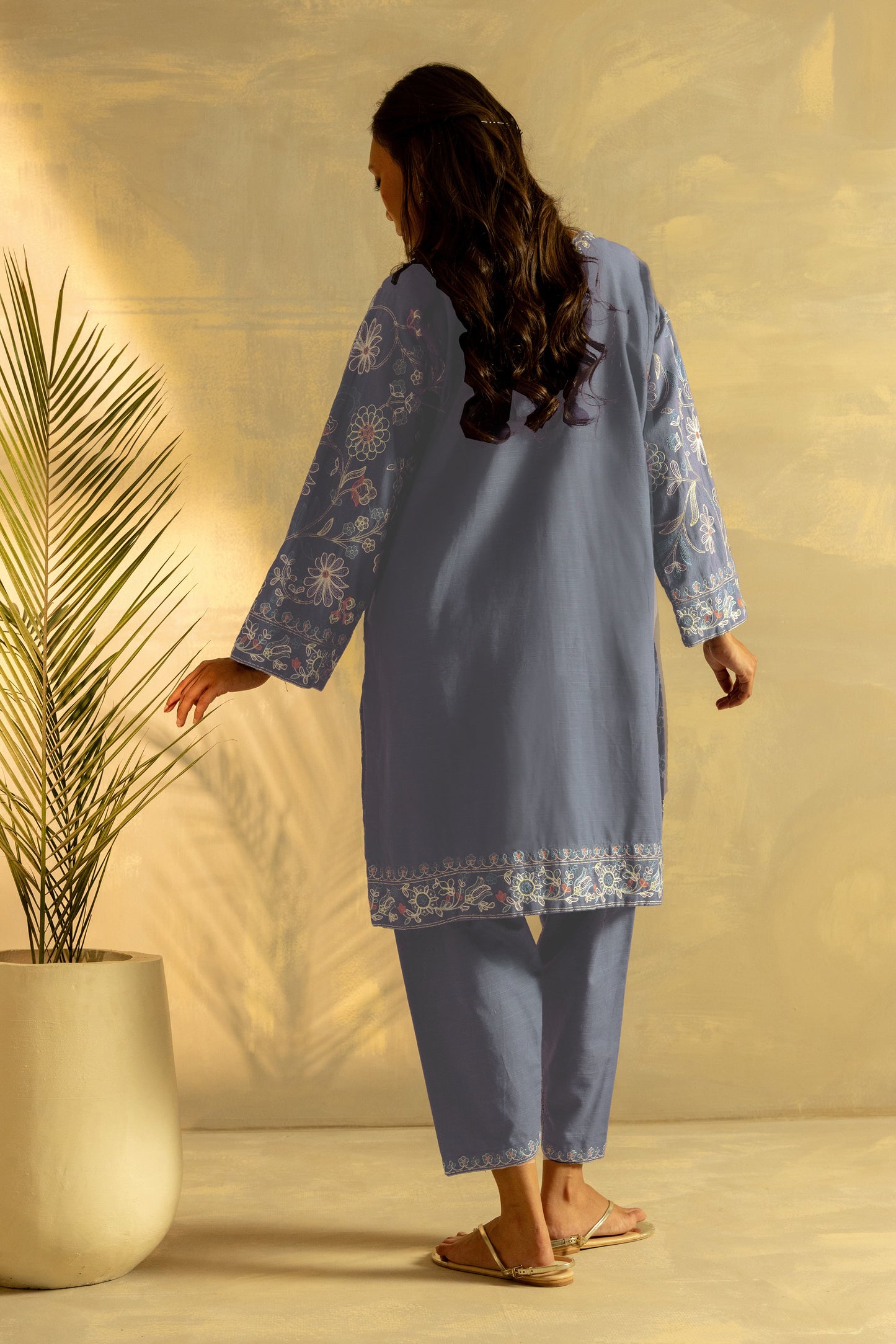 PALE BLUE AARI SET