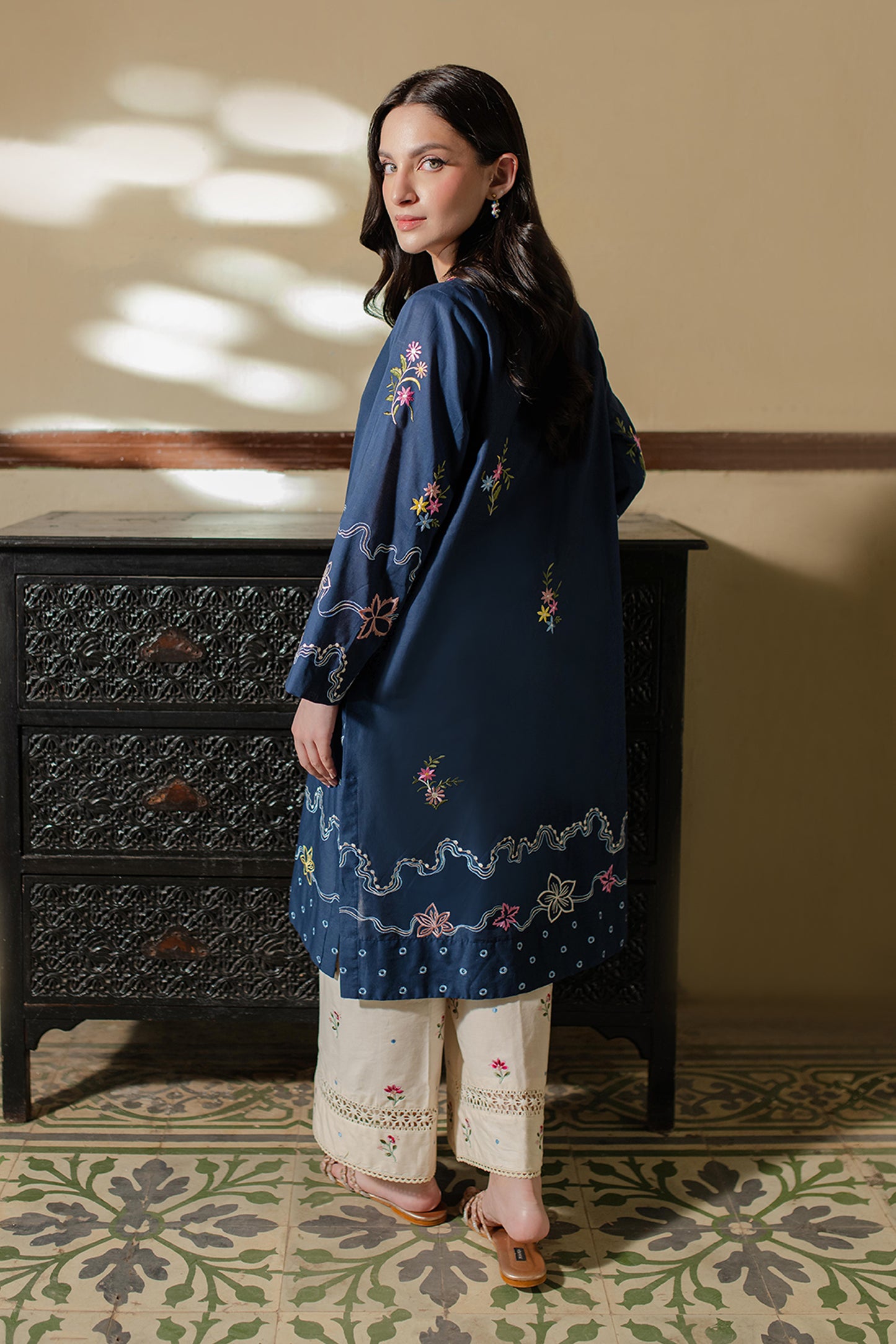 NAVY EMBROIDERED KURTA