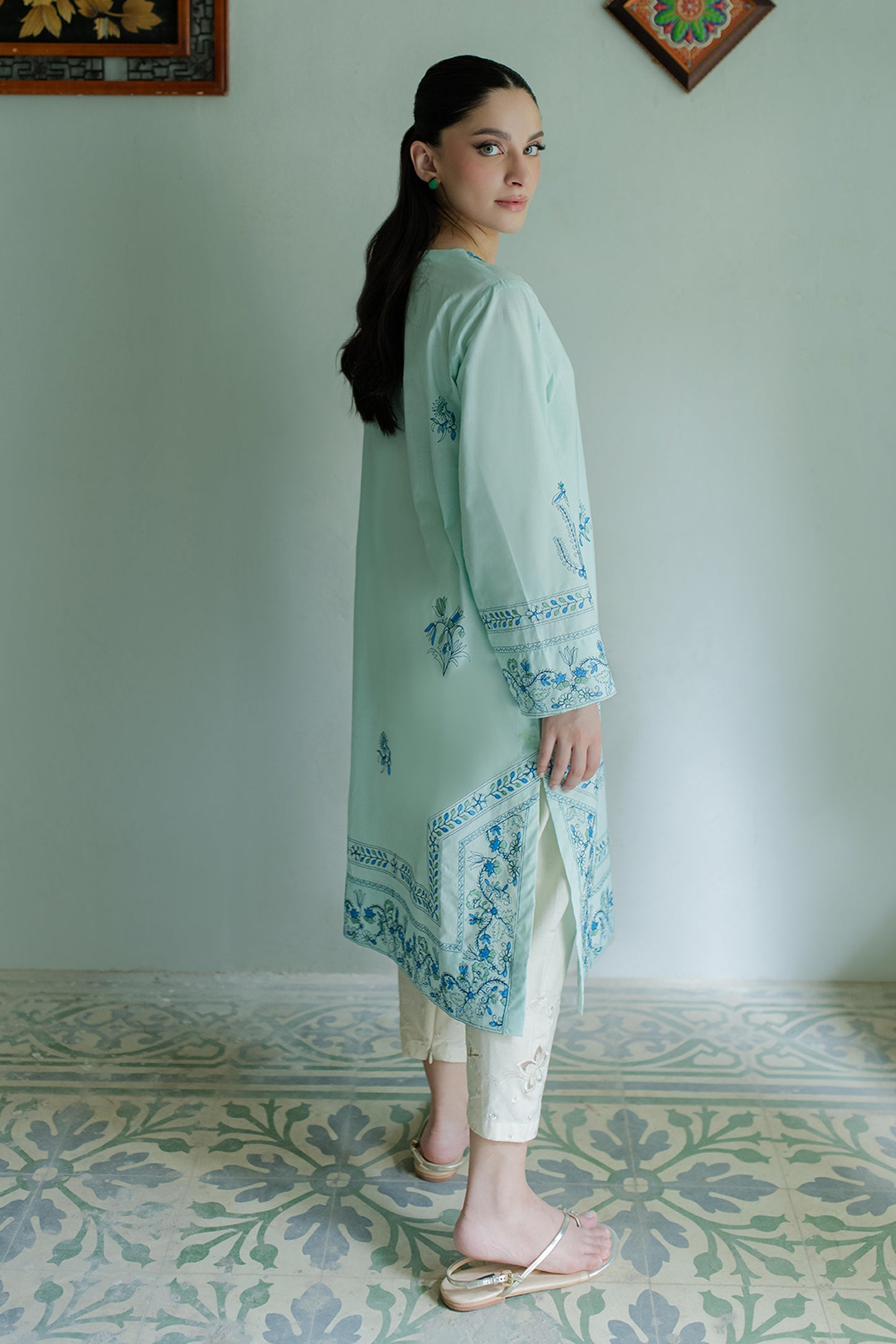 AQUA EMBROIDERED KURTA