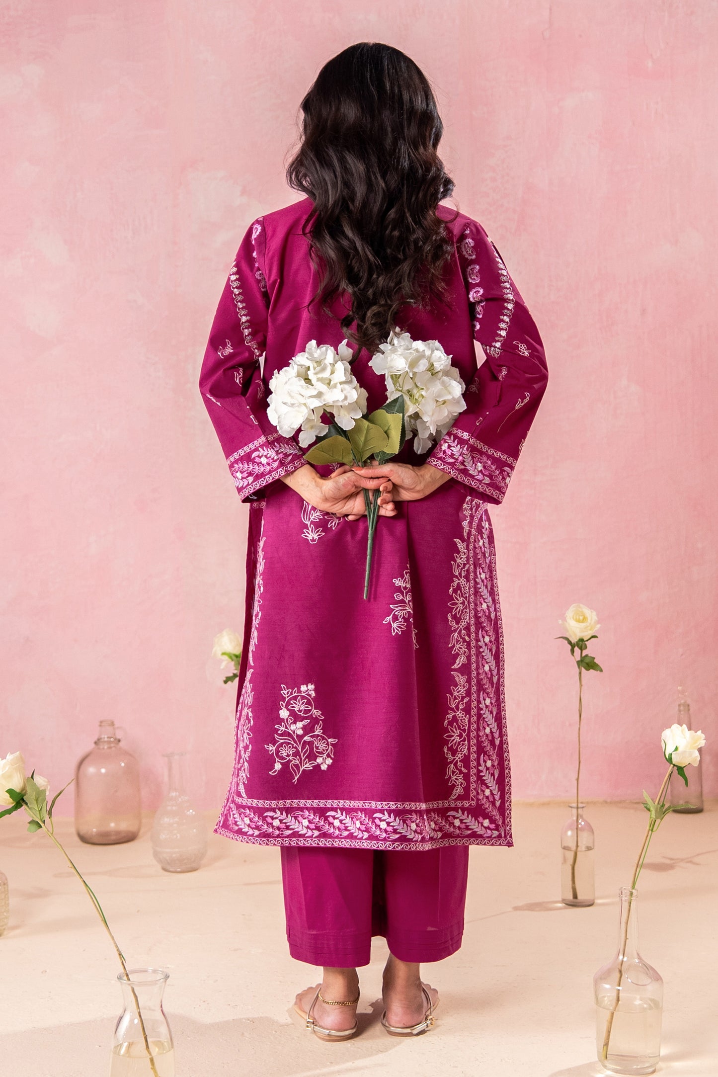 CRANBERRY EMBROIDERED SET