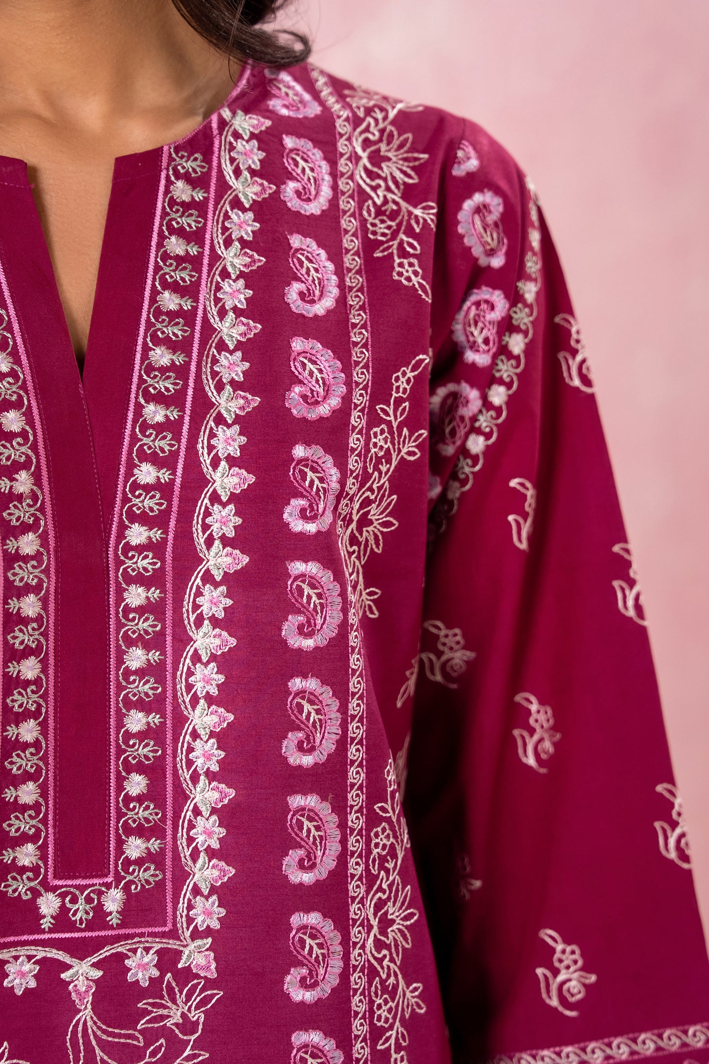 CRANBERRY EMBROIDERED SET
