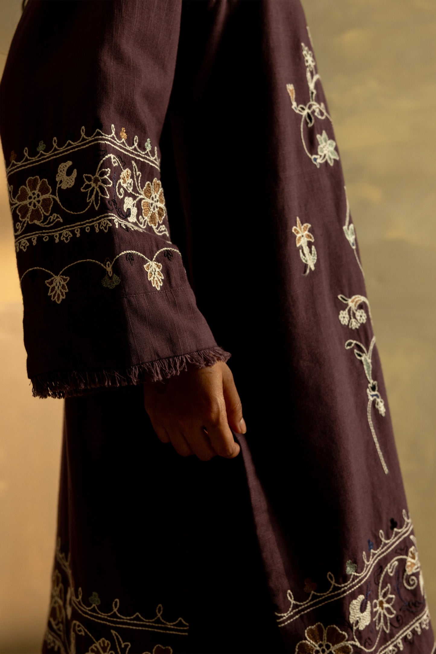 AUBERGINE EMBROIDERED SET