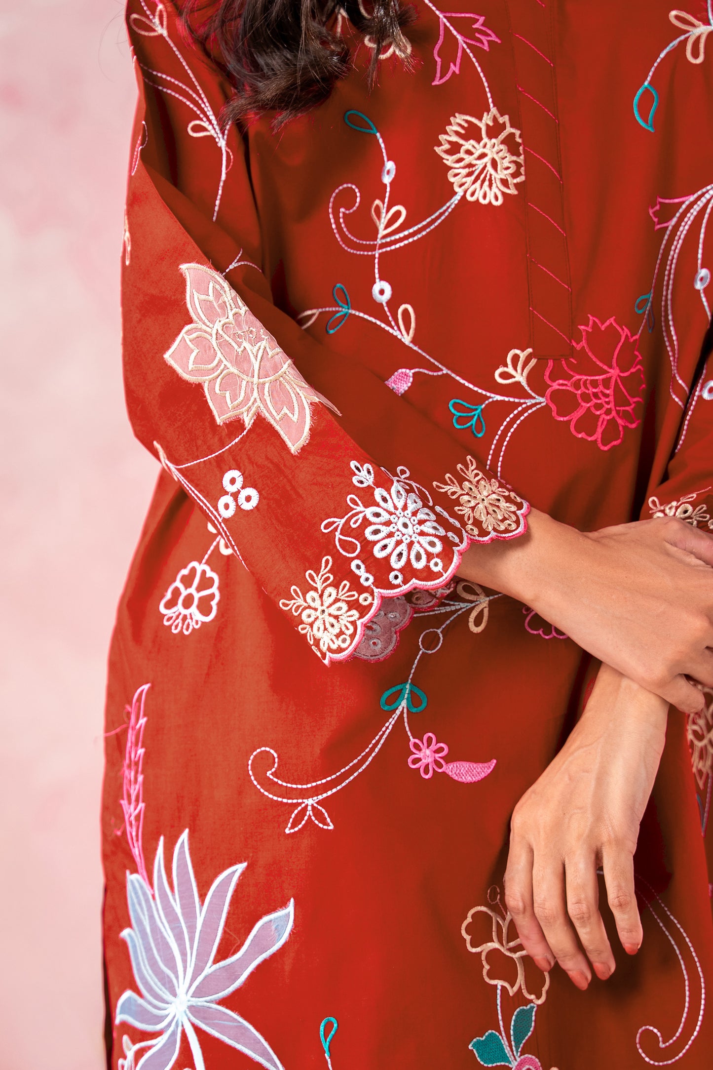 RED APPLIQUE SET