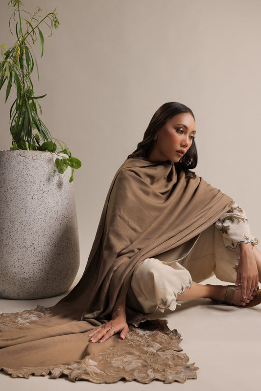 BEIGE APPLIQUE SHAWL